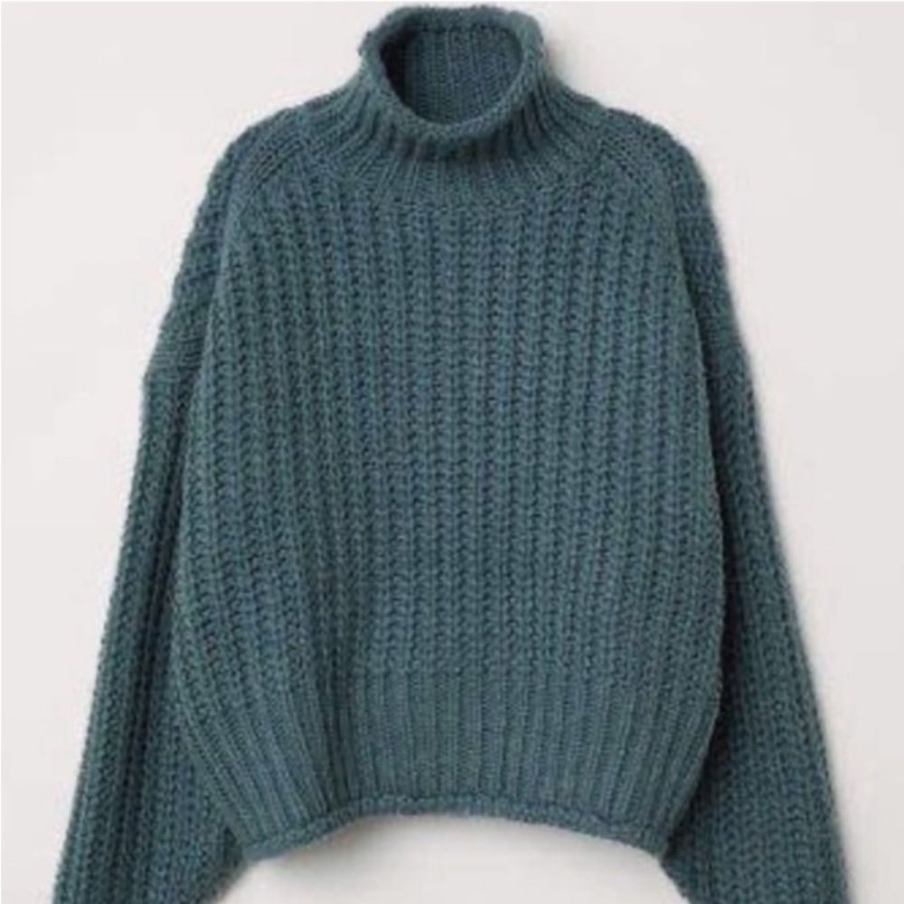 H&M teal chunky knit cropped sweater SIZE MEDIUM